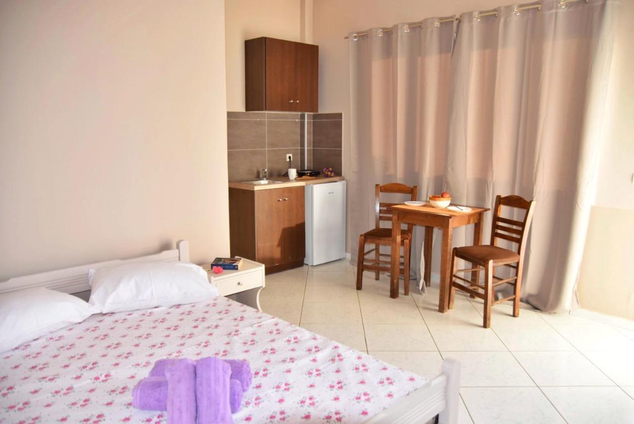 Anemomylos Apartments Lixouri Exterior photo